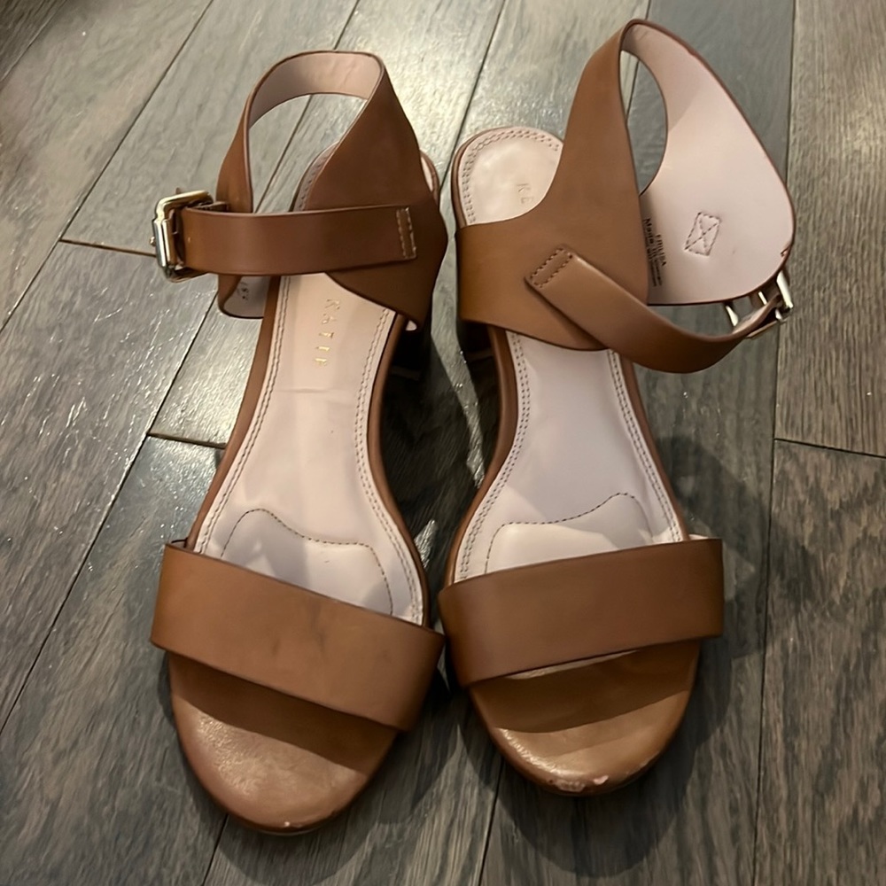 Cute casual summer sandals size 7.5